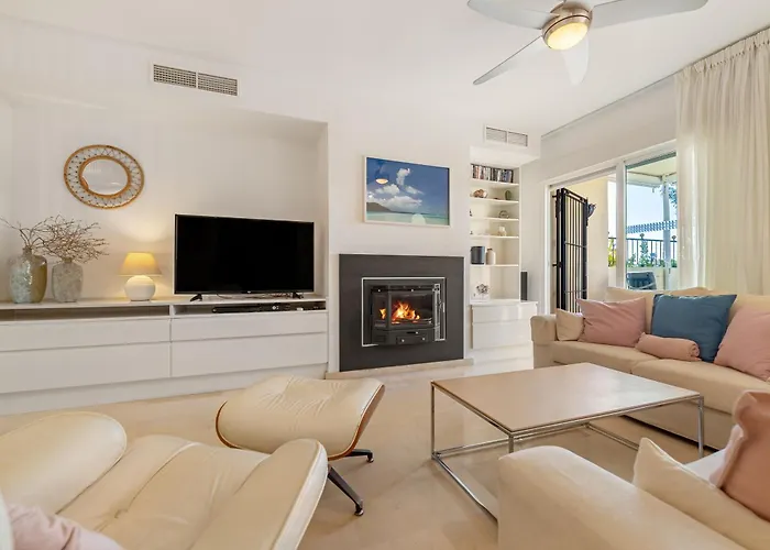 Secret View Costabella 度假居 *