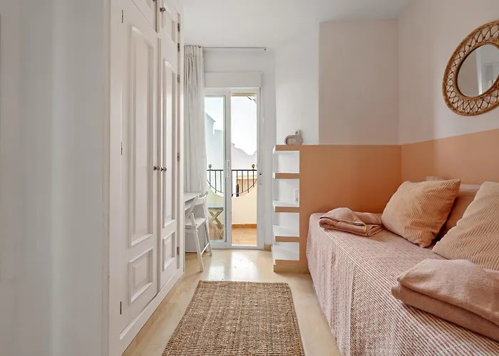 Secret View Costabella 度假居 *